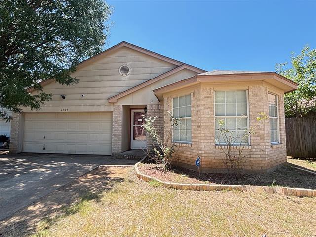 1721 Whispering Cove Trail in Fort Worth, TX - Building Photo