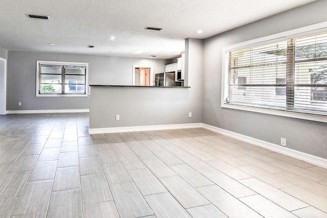 1456 Jasmine Way in Clearwater, FL - Building Photo - Building Photo