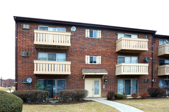 146 Classic Rd in Schaumburg, IL - Building Photo - Building Photo