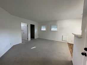 174 Broadway in Costa Mesa, CA - Building Photo - Building Photo