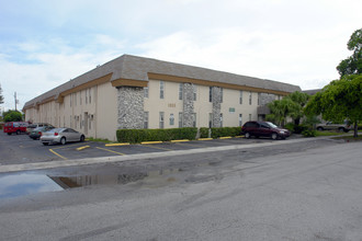 Northwood Apartments in Hialeah, FL - Building Photo - Building Photo