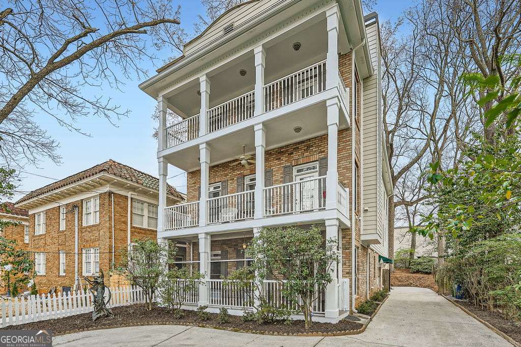 397 4th St NE in Atlanta, GA - Building Photo