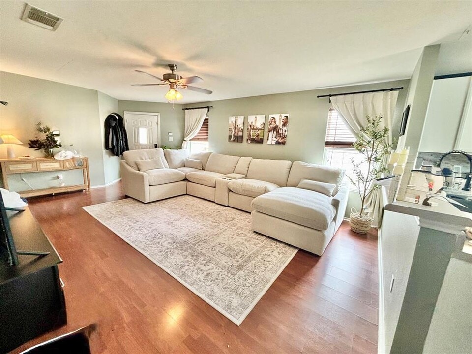 13000 Maidenhair Tr in Elgin, TX - Building Photo