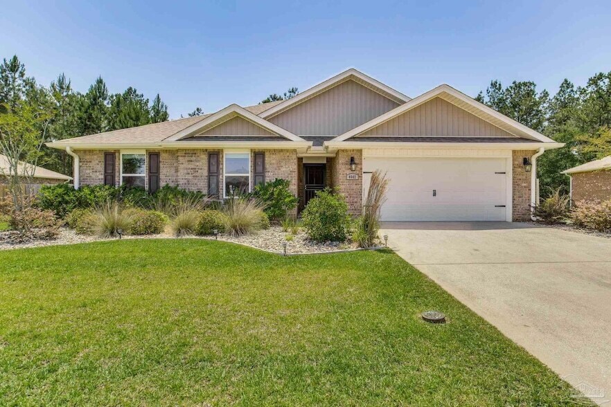 4642 Perception Circle in Milton, FL - Building Photo