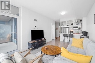 15 Viking Ln in Toronto, ON - Building Photo - Building Photo