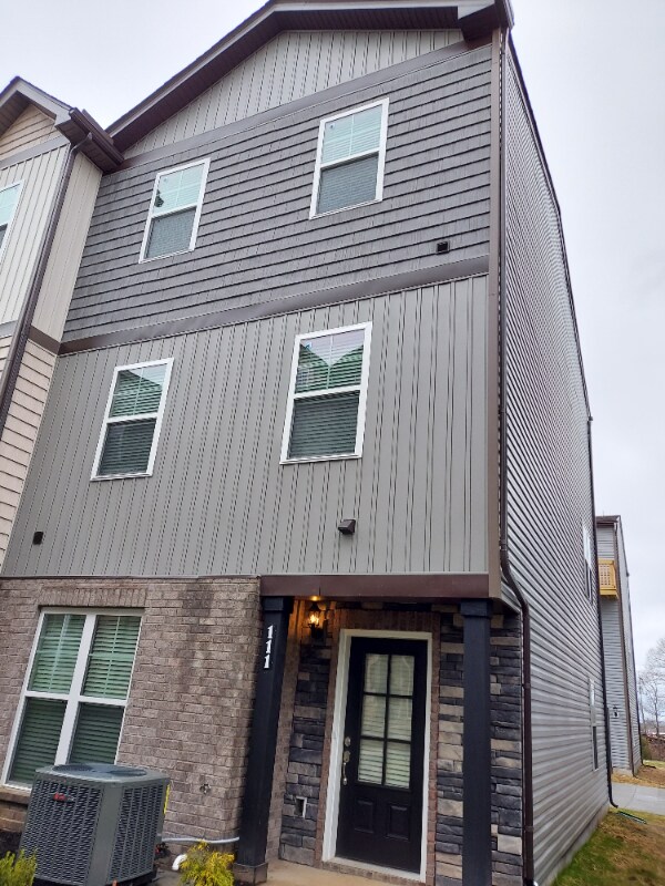 111 Jean Alyne Dotson Dr. in La Vergne, TN - Building Photo - Building Photo