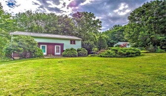 1478 Stafford Rd, Unit A in Storrs Mansfield, CT - Building Photo