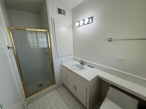 5104 Atlanta Way in Sacramento, CA - Building Photo - Building Photo