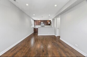 2553 W Summerdale Ave in Chicago, IL - Building Photo - Building Photo