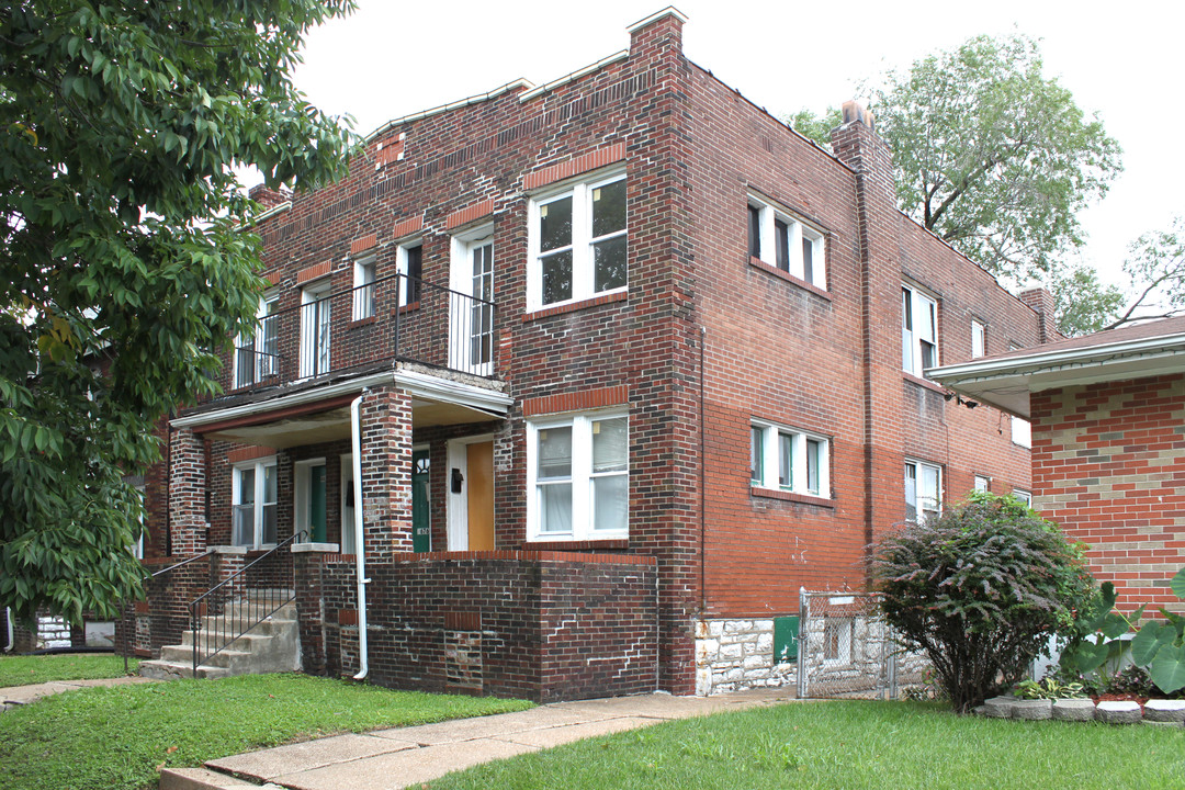 4670 Kossuth Ave in St. Louis, MO - Foto de edificio