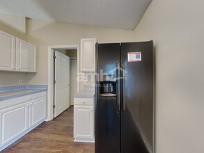 1625 Hudderfield Cir E in Jacksonville, FL - Building Photo - Building Photo
