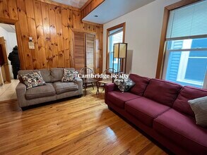 24 Hardwick St, Unit 3A in Cambridge, MA - Foto de edificio - Building Photo