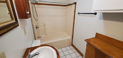 2407 Spring Garden St in Greensboro, NC - Building Photo - Building Photo