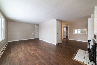 172-172 NE Juniper St in Prineville, OR - Foto de edificio - Building Photo