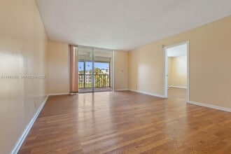 7664 NW 18th St in Margate, FL - Building Photo - Building Photo