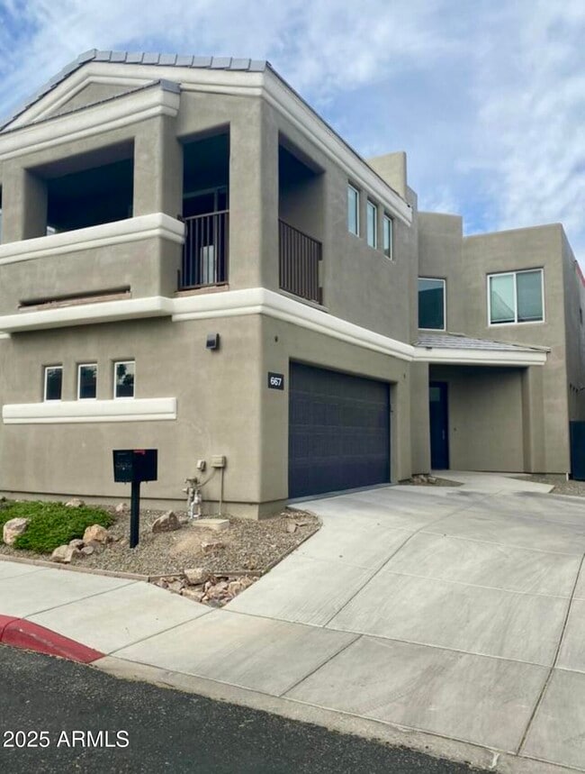 667 N. Encanto Village Way in Tucson, AZ - Building Photo - Building Photo