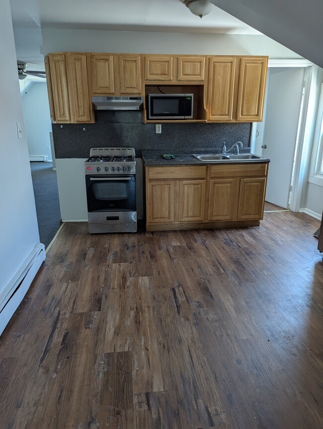 933 Kossuth St, Unit 3rd Floor