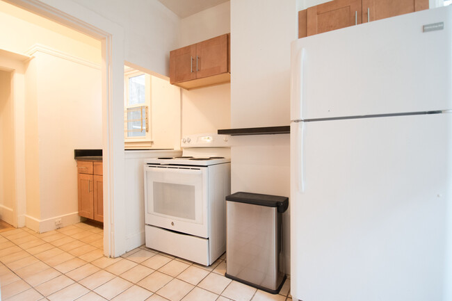 126 Glenville Ave, Unit 1 in Boston, MA - Foto de edificio - Building Photo