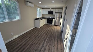 1819 N Frederic St in Burbank, CA - Building Photo - Building Photo