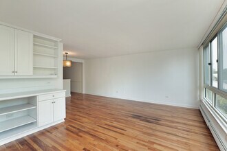 2730 Central St in Evanston, IL - Building Photo - Building Photo