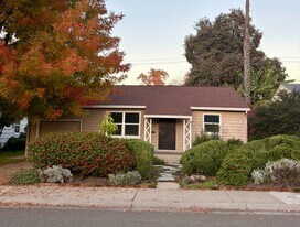 733 McClatchy Way in Sacramento, CA - Building Photo