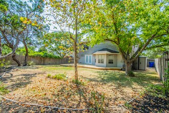 1913 Carriage Club Dr in Cedar Park, TX - Building Photo - Building Photo