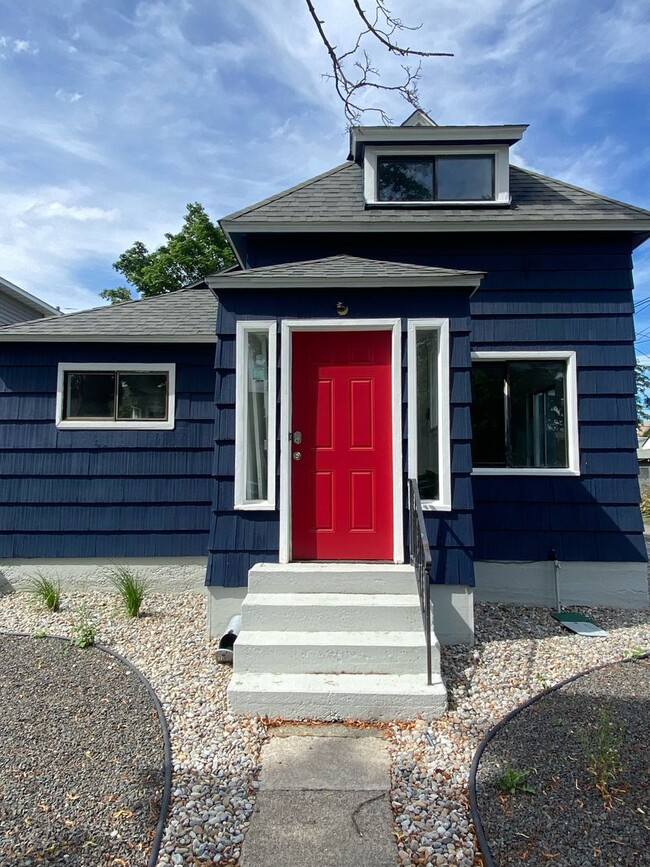 property at 711 E Augusta Ave