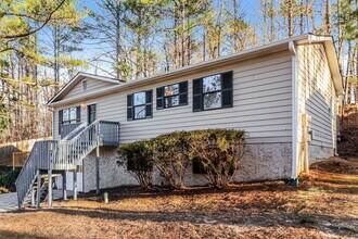 4107 Rocky Face Dr in Douglasville, GA - Foto de edificio - Building Photo