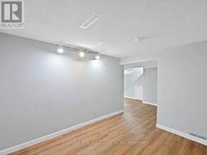 6 Jasmin Crescent in St Catharines, ON - Building Photo - Building Photo