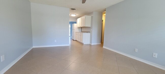 2272 NE Tropical Way in Jensen Beach, FL - Building Photo - Building Photo
