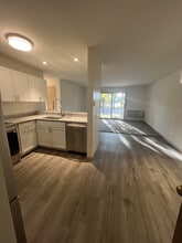 Pine Crest Apartments in Madison, WI - Foto de edificio - Building Photo