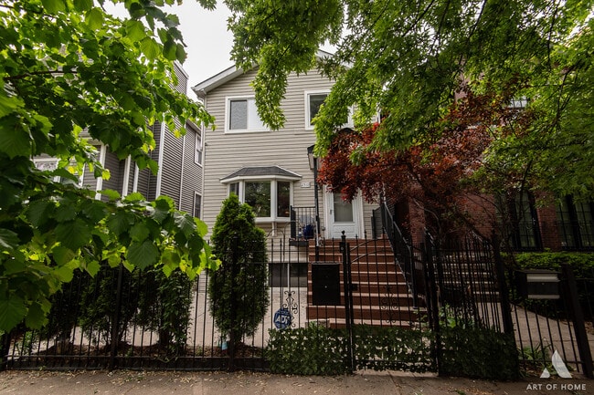 property at 2510 N Artesian Ave