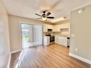 1814 3rd St SE, Unit D in Winter Haven, FL - Building Photo - Building Photo