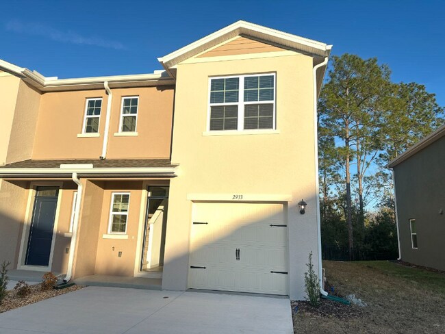 2933 Canary Ave in Davenport, FL - Foto de edificio - Building Photo