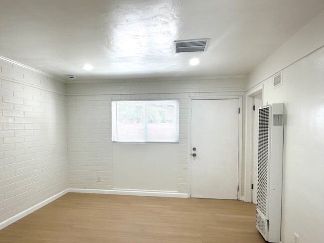 854 W Milling St