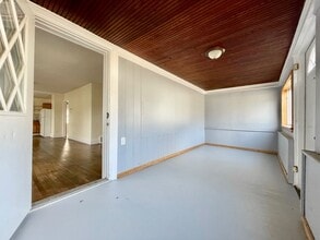 373 E Holbrook Ave in Muskegon, MI - Building Photo - Building Photo