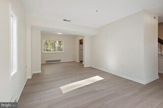 2281 Emerald Heights Ct in Reston, VA - Building Photo - Building Photo