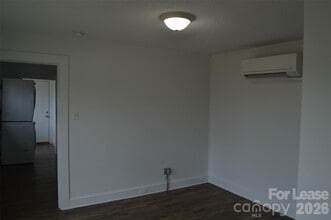 709 S Elm St in Statesville, NC - Building Photo - Building Photo