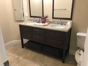 5305 Eagle Lake Dr in Palm Beach Gardens, FL - Building Photo - Building Photo