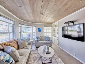 1214 E Atlantic Ave in Delray Beach, FL - Building Photo - Building Photo