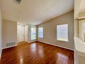 12211 Dundee Dr-Unit -A in Austin, TX - Building Photo - Building Photo