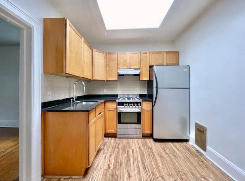 163 Glenwood Ave in Jersey City, NJ - Building Photo