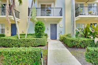 157 Cat Rock Ln in Jupiter, FL - Building Photo - Building Photo