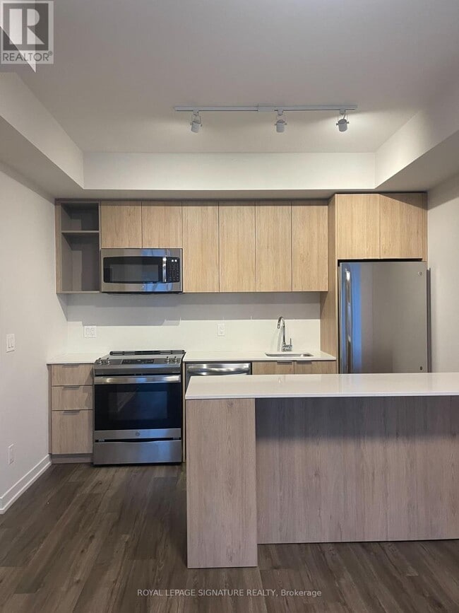 property at 25 Nicholas Ave