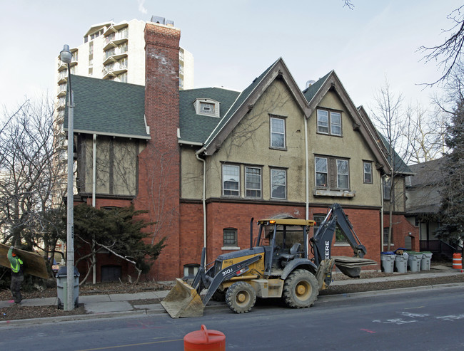 1815 N Oakland Ave in Milwaukee, WI - Building Photo - Building Photo