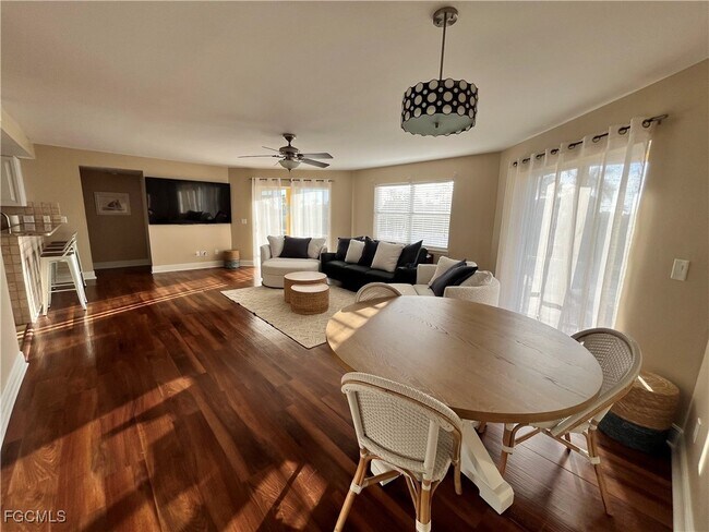 property at 5420 Chiquita Blvd S