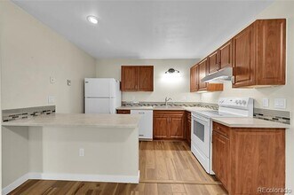 1931 Centennial Dr in Louisville, CO - Foto de edificio - Building Photo