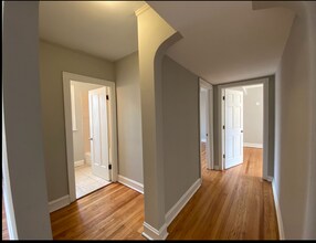 2425 N Tripp Ave in Chicago, IL - Building Photo - Building Photo