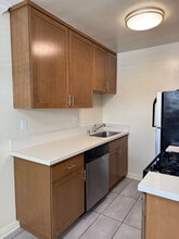 3753 S Barrington Ave, Unit 16 in Los Angeles, CA - Foto de edificio - Building Photo