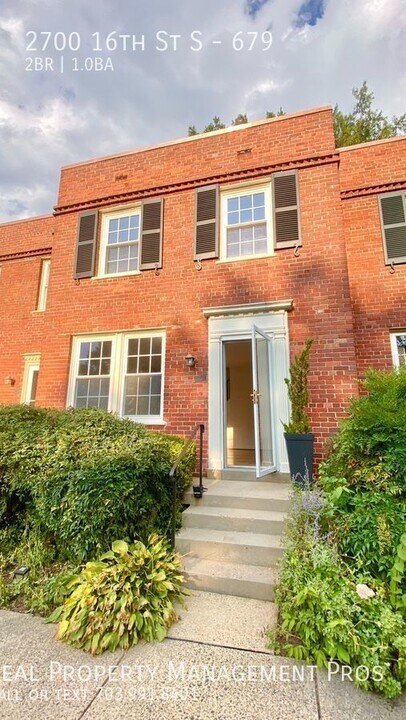 2700 16th St S in Arlington, VA - Building Photo